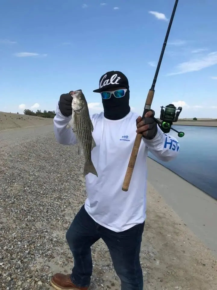 Bassdash Men's UV Sun Protection UPF 50+ Fishing Shirts Long Sleeve Tee