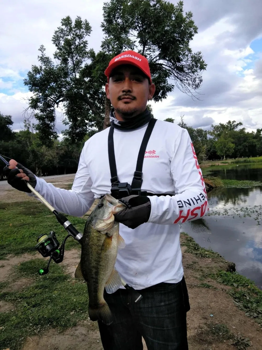 Bassdash Men's UV Sun Protection UPF 50+ Fishing Shirts Long Sleeve Tee