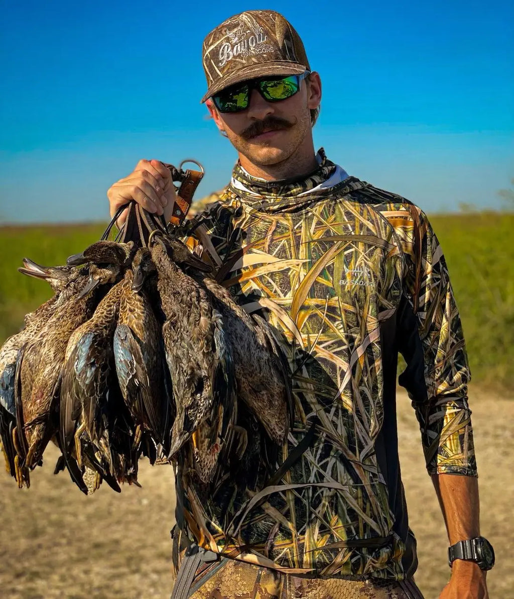 Camisas de caza Bassdash UPF 50+ para hombre con máscara y sudadera de pesca de camuflaje de manga larga